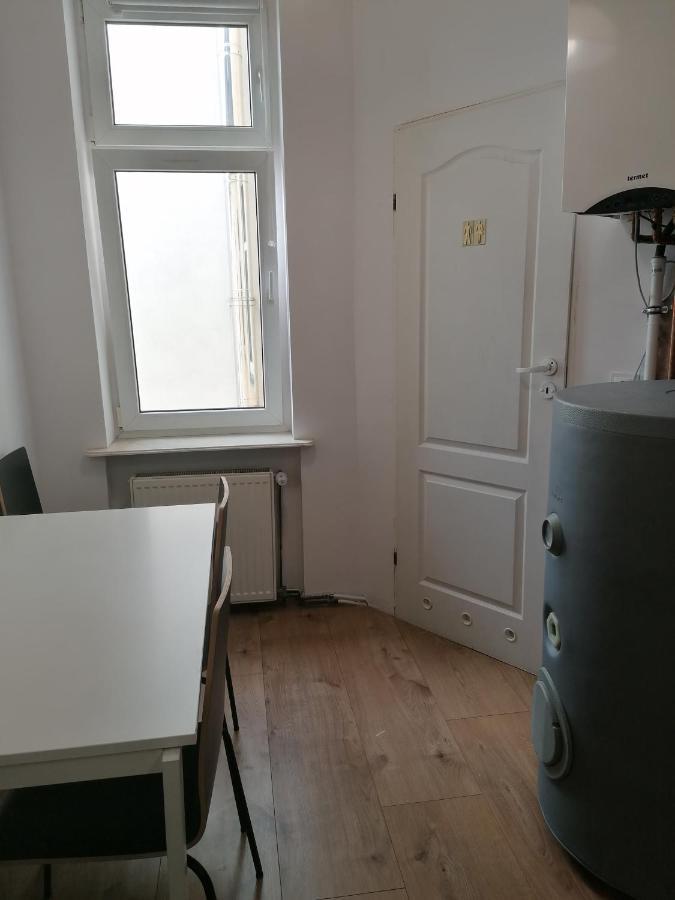 Hostel Tulip - Pokoj 5 Ze Wspolna Lazienka I Kuchnia Szczecin Ngoại thất bức ảnh