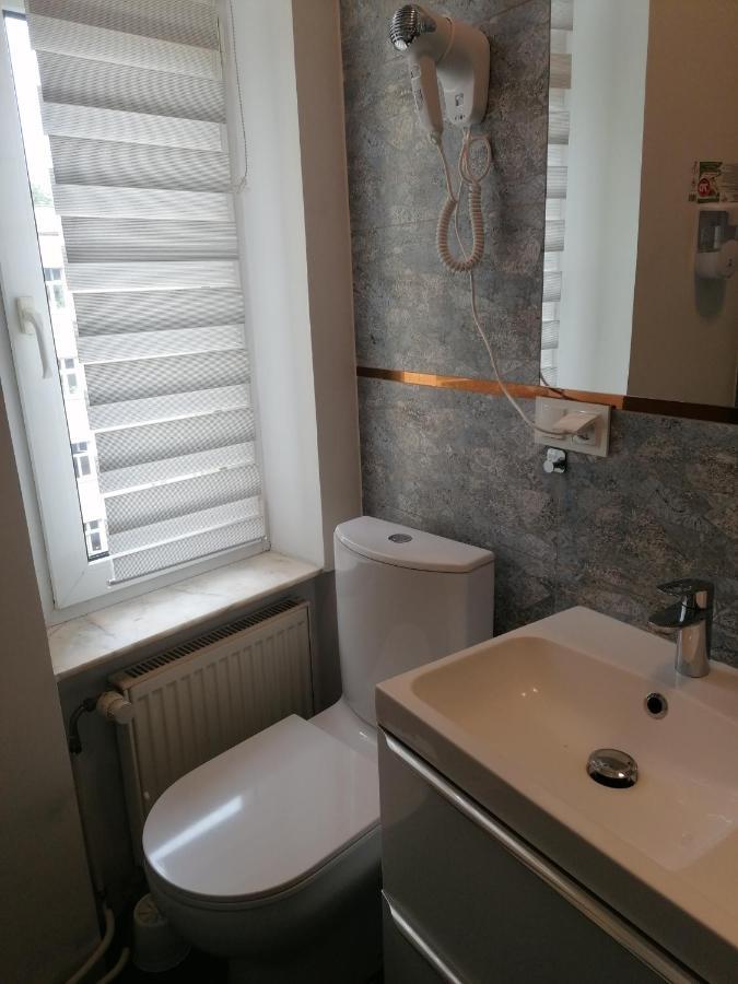 Hostel Tulip - Pokoj 5 Ze Wspolna Lazienka I Kuchnia Szczecin Ngoại thất bức ảnh