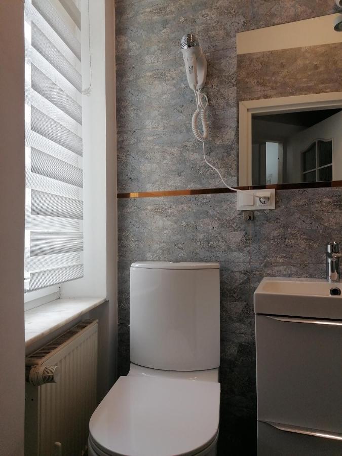 Hostel Tulip - Pokoj 5 Ze Wspolna Lazienka I Kuchnia Szczecin Ngoại thất bức ảnh