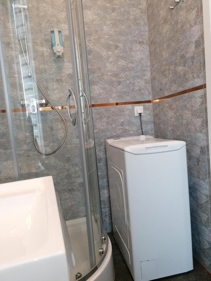 Hostel Tulip - Pokoj 5 Ze Wspolna Lazienka I Kuchnia Szczecin Ngoại thất bức ảnh