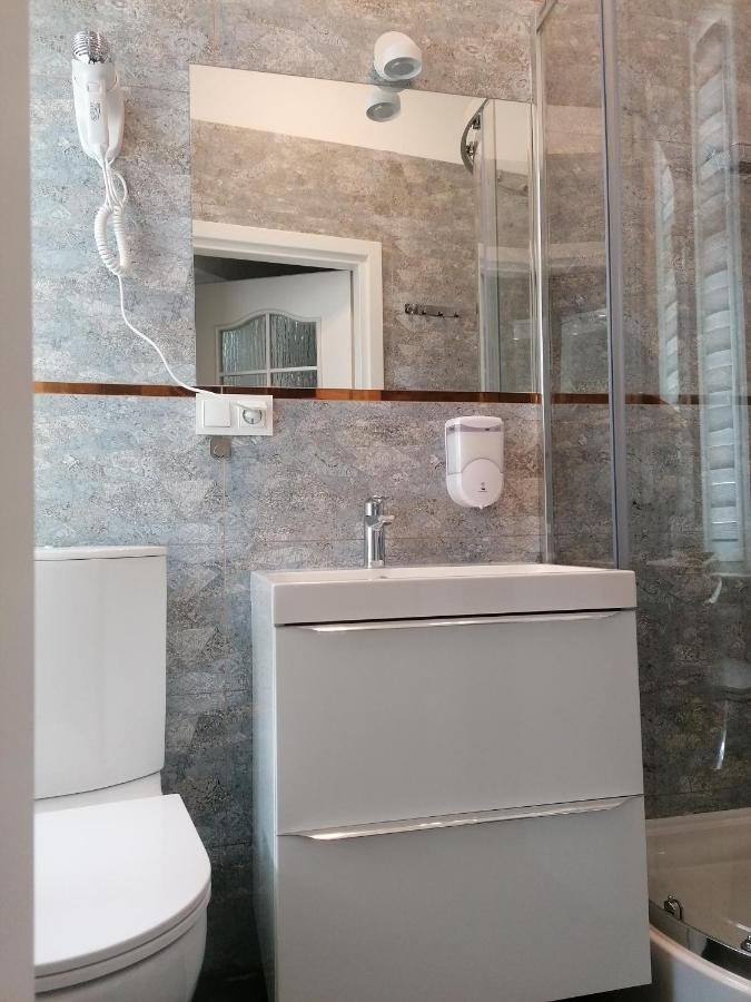 Hostel Tulip - Pokoj 5 Ze Wspolna Lazienka I Kuchnia Szczecin Ngoại thất bức ảnh