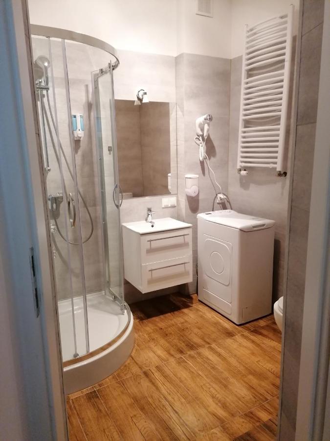 Hostel Tulip - Pokoj 5 Ze Wspolna Lazienka I Kuchnia Szczecin Ngoại thất bức ảnh